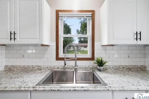 412 S Central Avenue Mapleton MN 56065