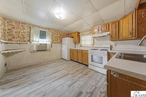 402 N Main Street Lake Crystal MN 56055
