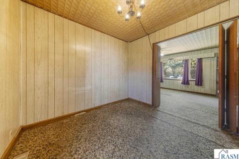 402 N Main Street Lake Crystal MN 56055