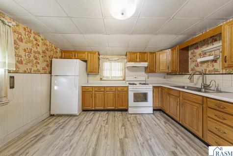 402 N Main Street Lake Crystal MN 56055