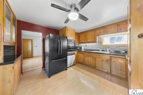 1518 4th Avenue Mankato MN 56001
