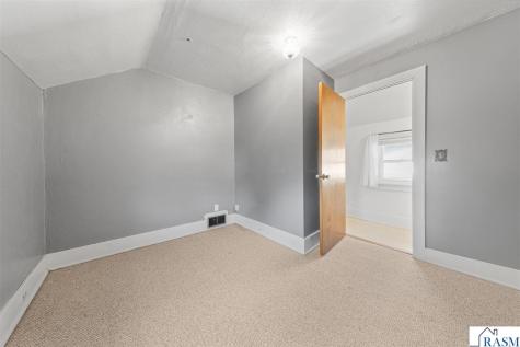 1518 4th Avenue Mankato MN 56001