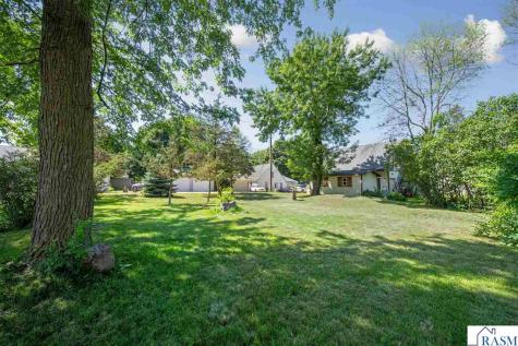 1518 4th Avenue Mankato MN 56001