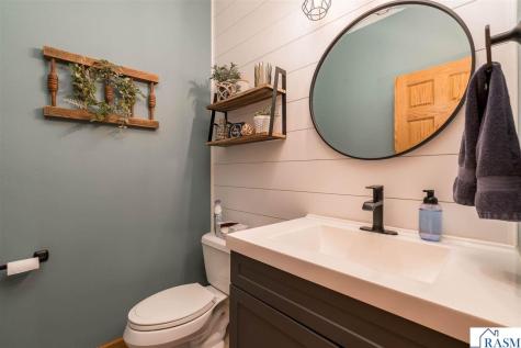 137 Victoria Boulevard Mankato MN 56001