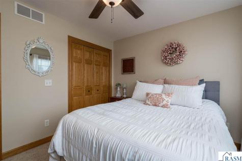 137 Victoria Boulevard Mankato MN 56001