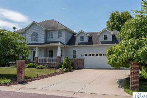 137 Victoria Boulevard Mankato MN 56001
