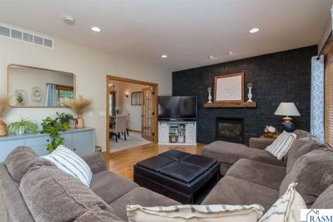 137 Victoria Boulevard Mankato MN 56001