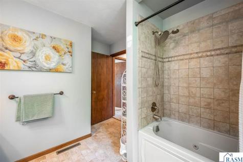 35780 110th Street Blue Earth MN 56013