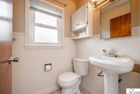 203 N Galbraith Street Blue Earth MN 56013