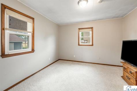 203 N Galbraith Street Blue Earth MN 56013