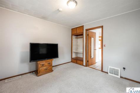203 N Galbraith Street Blue Earth MN 56013