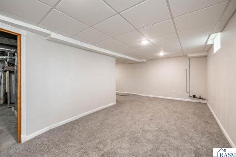 203 N Galbraith Street Blue Earth MN 56013