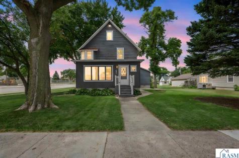 203 N Galbraith Street Blue Earth MN 56013
