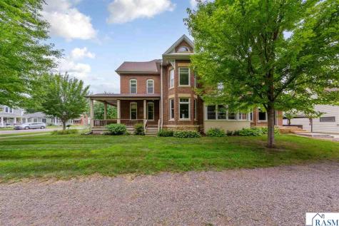 322 Wheeler Avenue North Mankato MN 56003