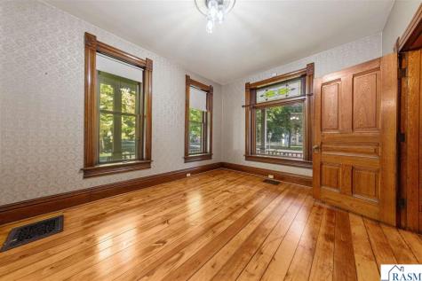 322 Wheeler Avenue North Mankato MN 56003