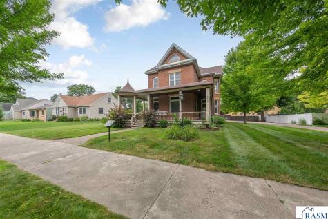322 Wheeler Avenue North Mankato MN 56003