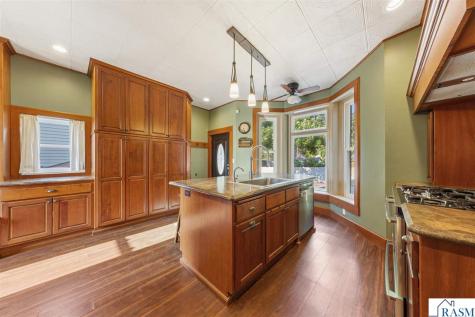 322 Wheeler Avenue North Mankato MN 56003