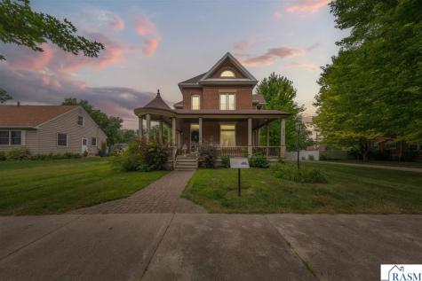 322 Wheeler Avenue North Mankato MN 56003