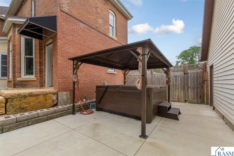 322 Wheeler Avenue North Mankato MN 56003