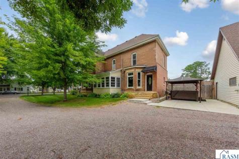 322 Wheeler Avenue North Mankato MN 56003