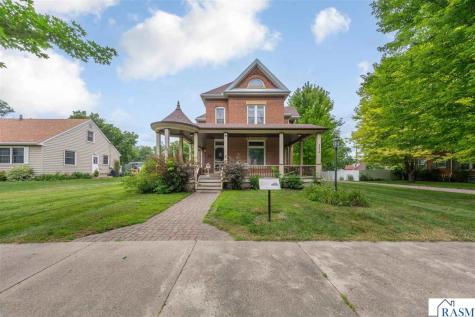 322 Wheeler Avenue North Mankato MN 56003