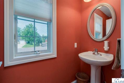 1007 Crystal Lake Drive Lake Crystal MN 56055