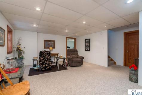 1007 Crystal Lake Drive Lake Crystal MN 56055