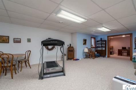 1007 Crystal Lake Drive Lake Crystal MN 56055