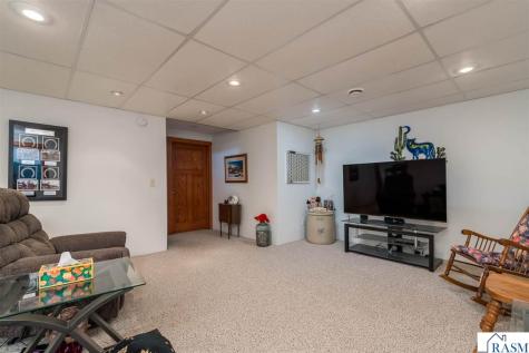 1007 Crystal Lake Drive Lake Crystal MN 56055