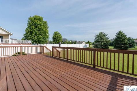 1007 Crystal Lake Drive Lake Crystal MN 56055