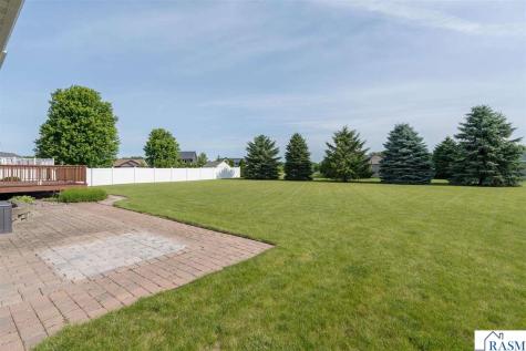 1007 Crystal Lake Drive Lake Crystal MN 56055