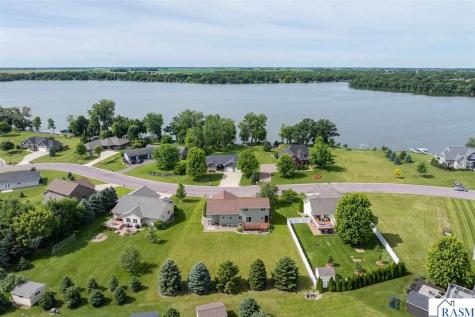 1007 Crystal Lake Drive Lake Crystal MN 56055