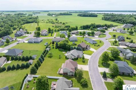 1007 Crystal Lake Drive Lake Crystal MN 56055