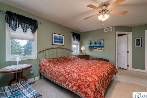1007 Crystal Lake Drive Lake Crystal MN 56055