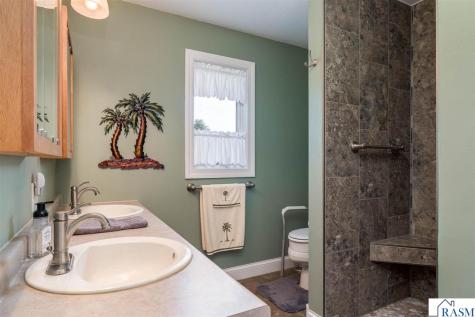 1007 Crystal Lake Drive Lake Crystal MN 56055