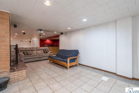 605 N Market Street Janesville MN 56048