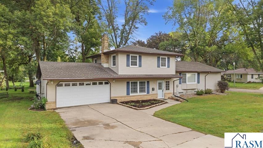 215 Queens Drive Blue Earth MN 56013