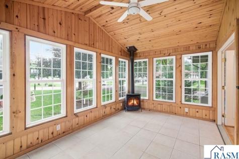 215 Queens Drive Blue Earth MN 56013