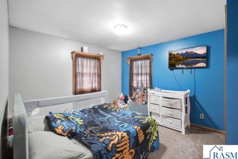 215 Queens Drive Blue Earth MN 56013