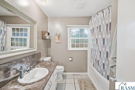 215 Queens Drive Blue Earth MN 56013