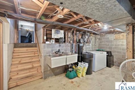 215 Queens Drive Blue Earth MN 56013