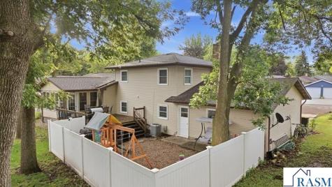 215 Queens Drive Blue Earth MN 56013
