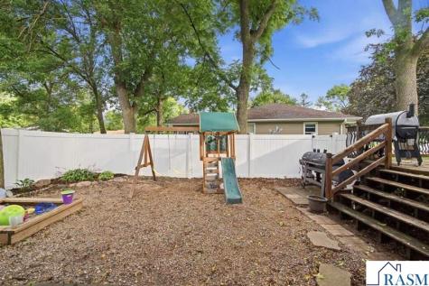 215 Queens Drive Blue Earth MN 56013