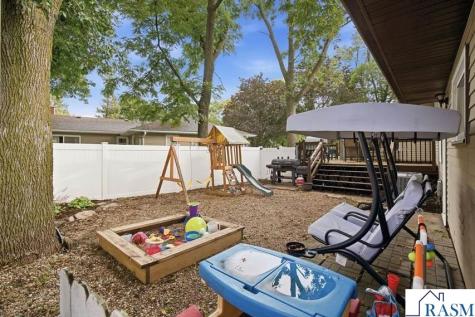 215 Queens Drive Blue Earth MN 56013