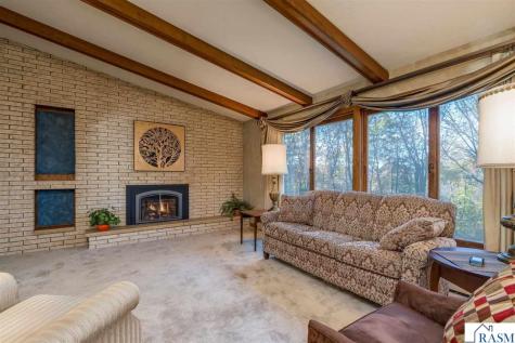 27 Capri Drive Mankato MN 56001