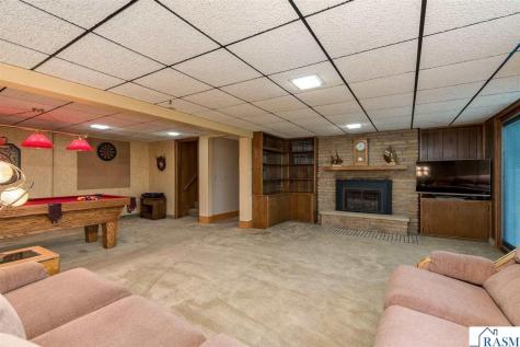 27 Capri Drive Mankato MN 56001