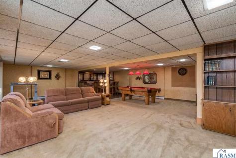 27 Capri Drive Mankato MN 56001