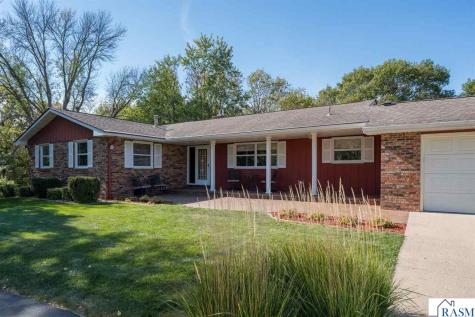 27 Capri Drive Mankato MN 56001