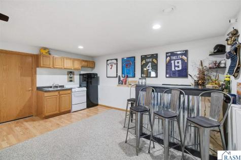 653 Grayhawk Drive Mankato MN 56001