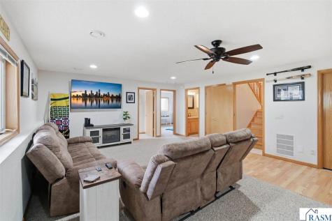 653 Grayhawk Drive Mankato MN 56001